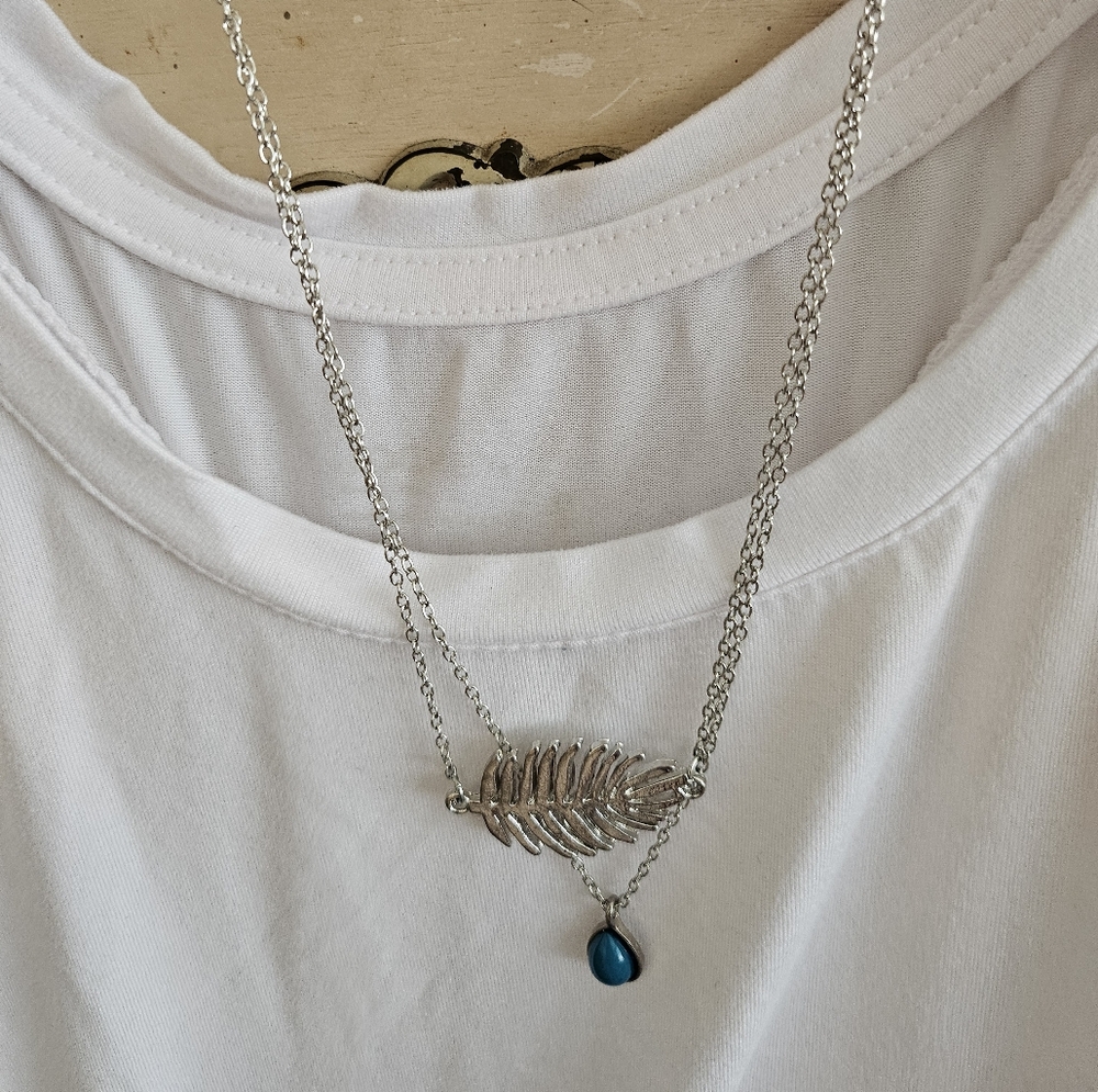 Vintage Silver Tone Leaf Double Strand Necklace♡ NWOT🌼